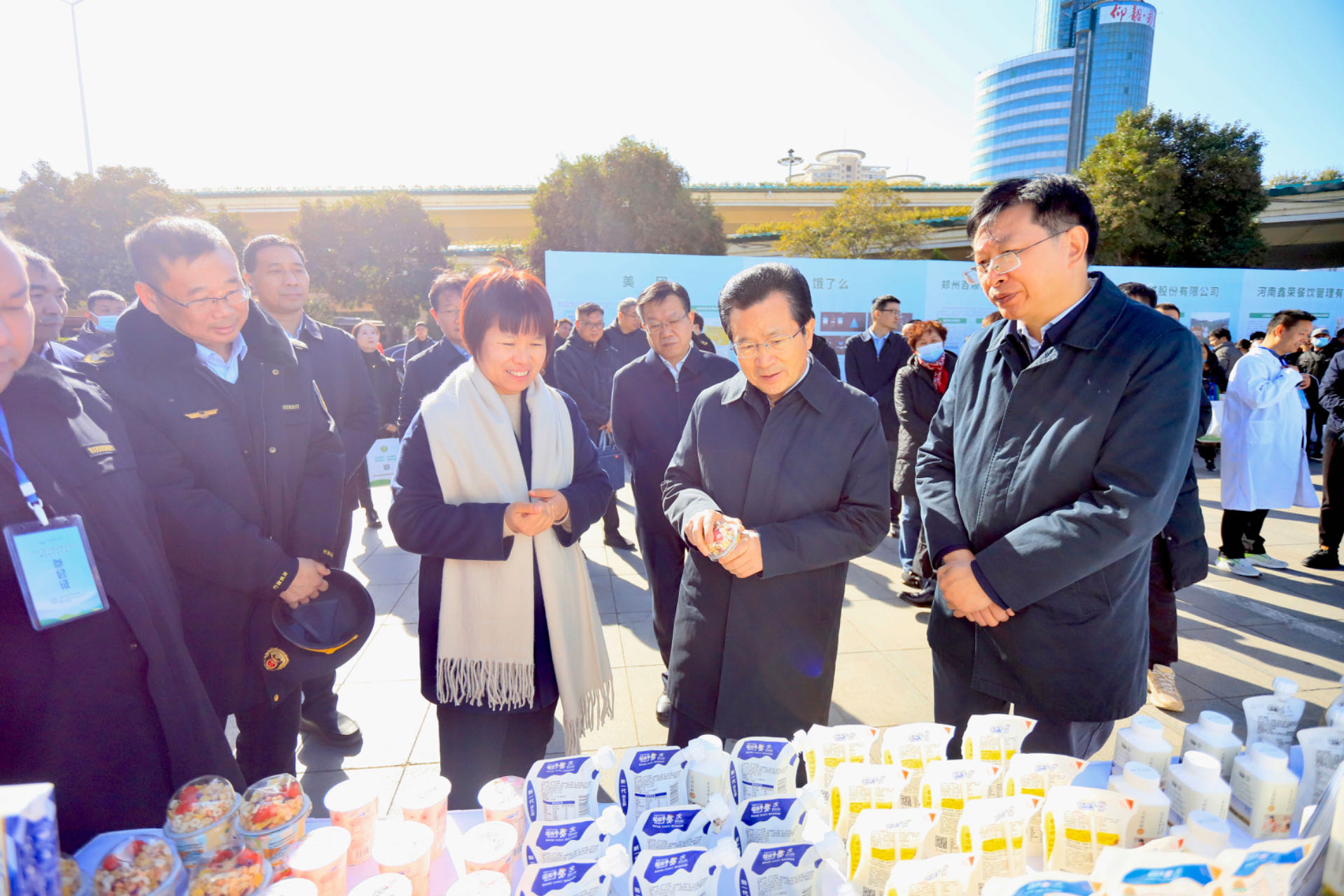 花花牛丨落實食品生產加工企業質量安全主體責任，助力人民群眾生活更美好——2023年河南省暨鄭州食品安全宣傳周啟動儀式隆重舉行