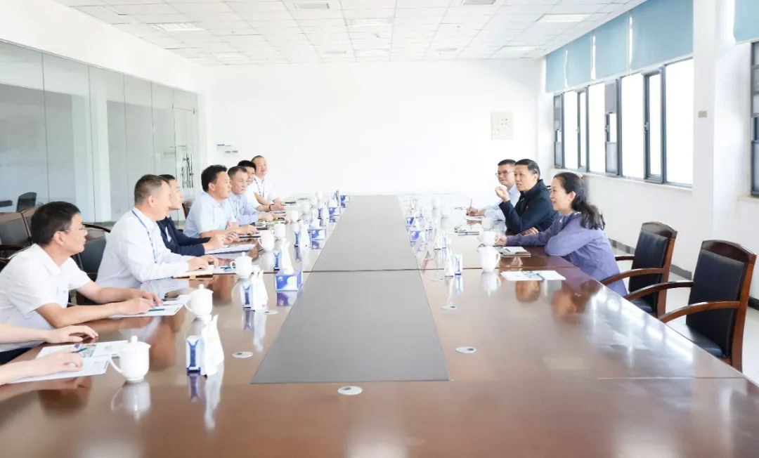 快樂(lè)過(guò)“雙節(jié)”，安全不放假｜河南農(nóng)投集團(tuán)黨委書(shū)記、董事長(zhǎng)李曉寰一行蒞臨花花牛乳業(yè)集團(tuán)開(kāi)展“雙節(jié)”安全生產(chǎn)大檢查活動(dòng)并慰問(wèn)一線職工、