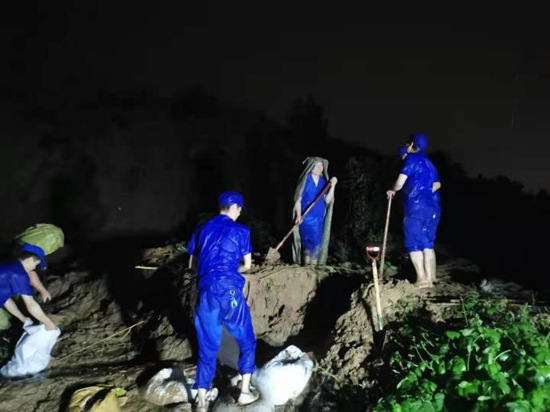 微光匯聚、風雨同舟，我們一起扛！