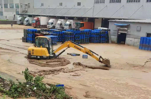 微光匯聚、風雨同舟，我們一起扛！