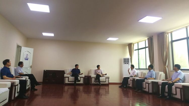 駐馬店市委常委、統(tǒng)戰(zhàn)部長姚新文 蒞臨花花牛乳業(yè)集團(tuán)總部調(diào)研