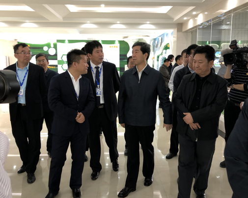 河南省委副書記、省長陳潤兒一行蒞臨 花花牛集團魯山瑞亞牧業有限公司視察調研